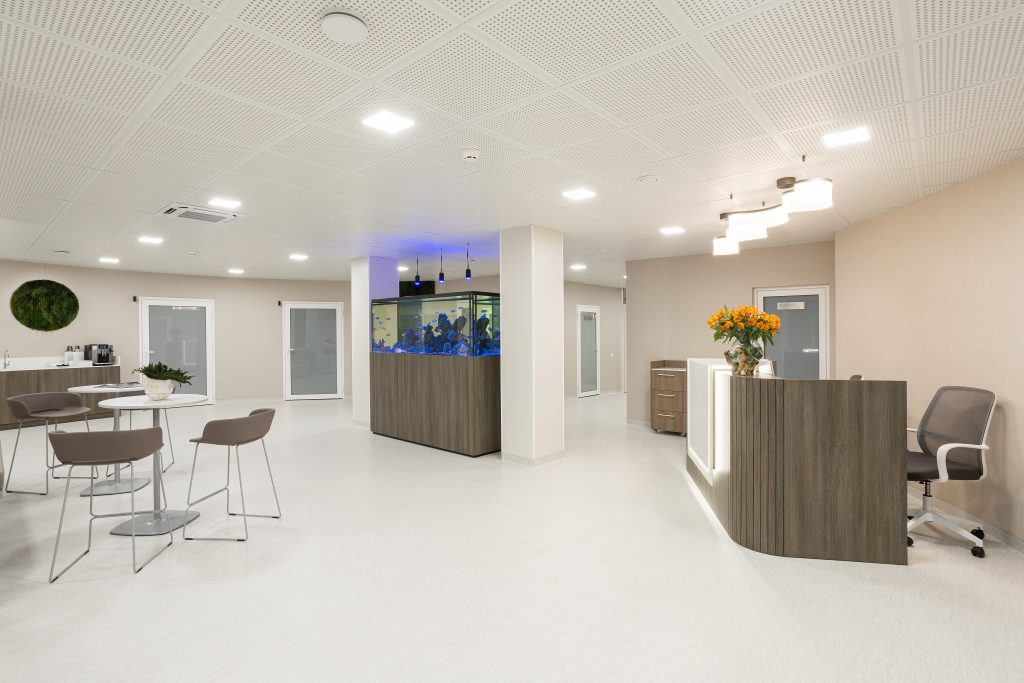 rehabilitation lounge after joint replacement hip knee shoulder gijos clinic kaunas wide shot